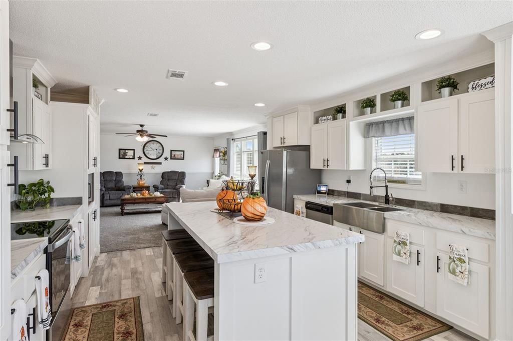 En Venta: $285,900 (4 camas, 2 baños, 2010 Pies cuadrados)