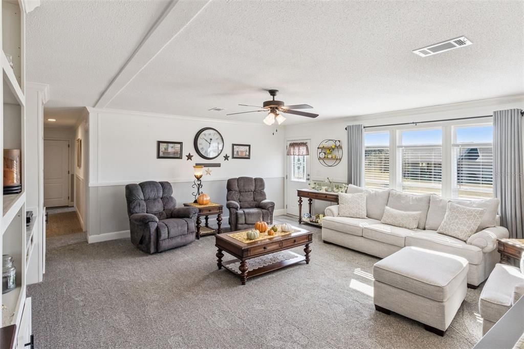 En Venta: $285,900 (4 camas, 2 baños, 2010 Pies cuadrados)