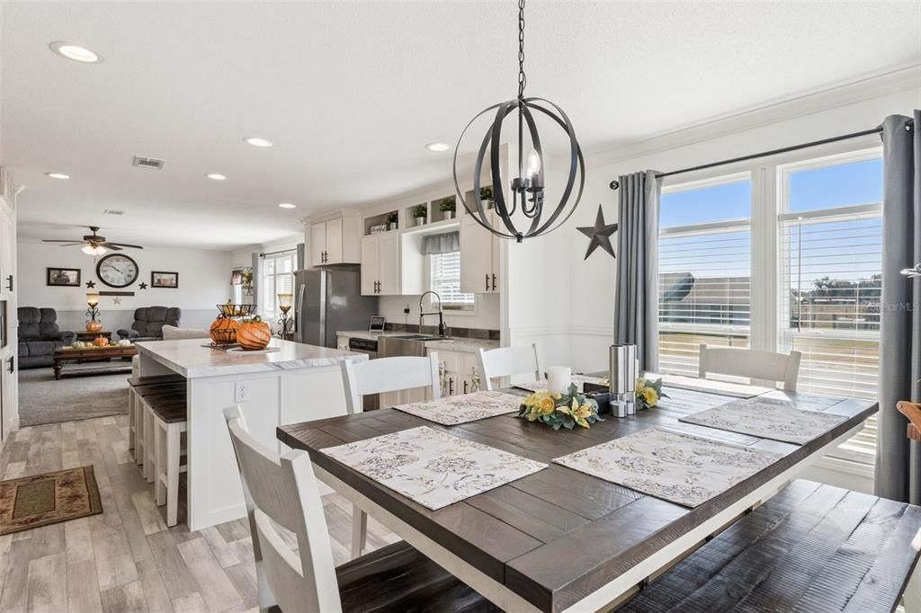 En Venta: $285,900 (4 camas, 2 baños, 2010 Pies cuadrados)