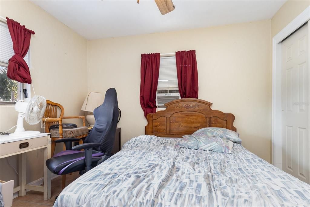 Activo con contrato: $200,000 (4 camas, 2 baños, 1398 Pies cuadrados)