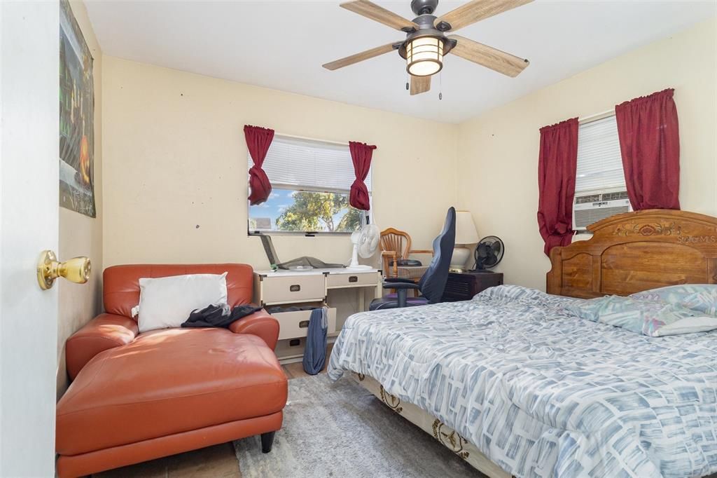 Activo con contrato: $200,000 (4 camas, 2 baños, 1398 Pies cuadrados)