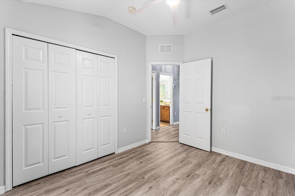 Active With Contract: $240,000 (3 beds, 2 baths, 1276 Square Feet)