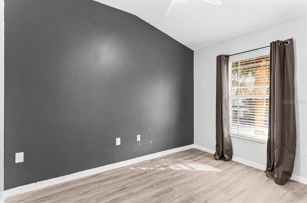 Active With Contract: $240,000 (3 beds, 2 baths, 1276 Square Feet)