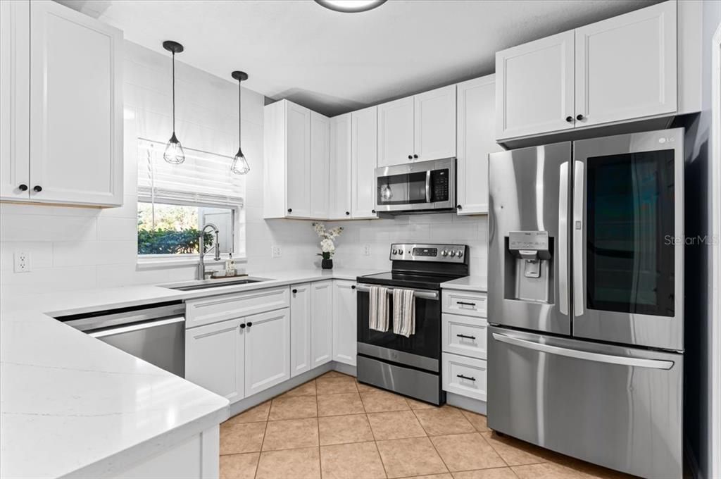 Active With Contract: $240,000 (3 beds, 2 baths, 1276 Square Feet)