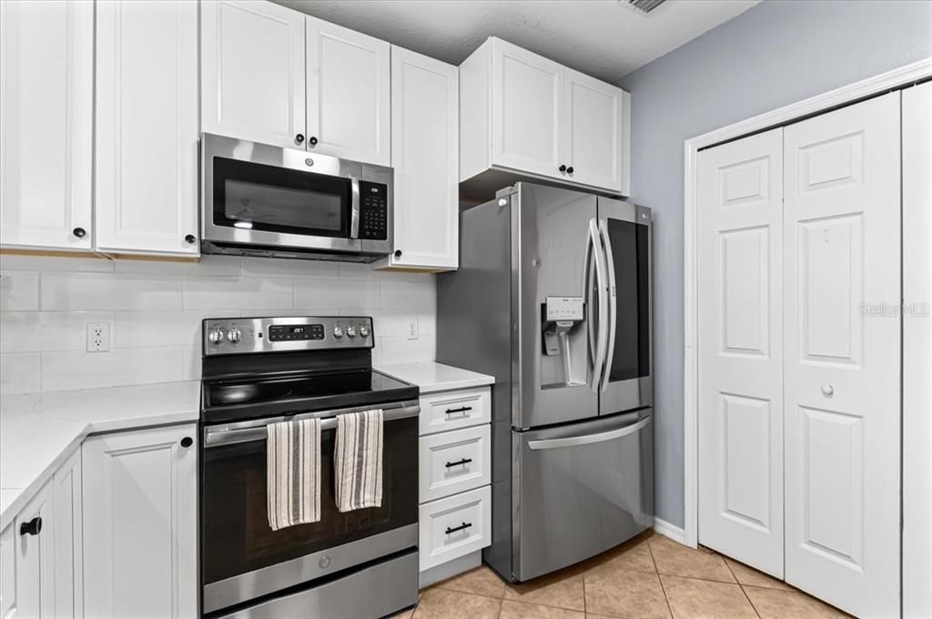 Active With Contract: $240,000 (3 beds, 2 baths, 1276 Square Feet)