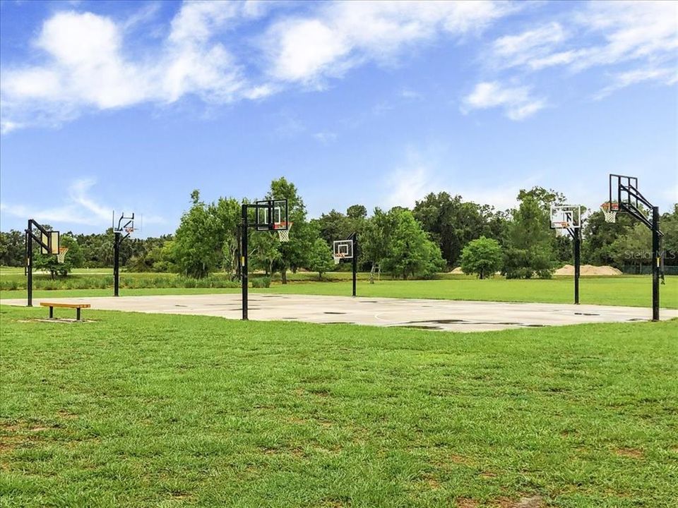 Active With Contract: $240,000 (3 beds, 2 baths, 1276 Square Feet)