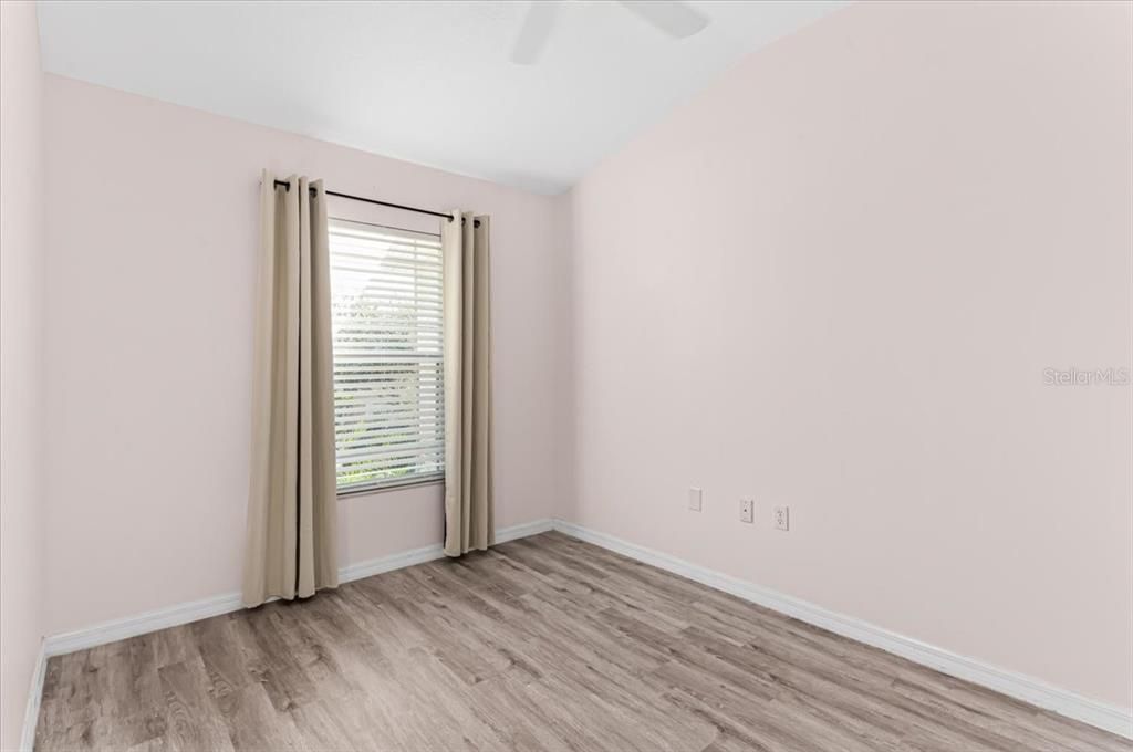 Active With Contract: $240,000 (3 beds, 2 baths, 1276 Square Feet)