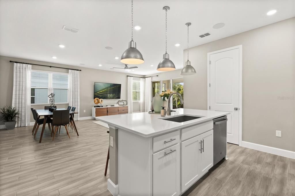 Active With Contract: $499,950 (4 beds, 3 baths, 2077 Square Feet)