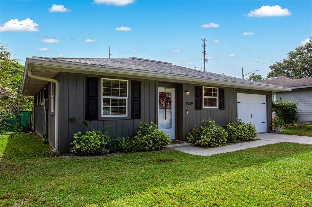 For Sale: $285,000 (2 beds, 2 baths, 1016 Square Feet)