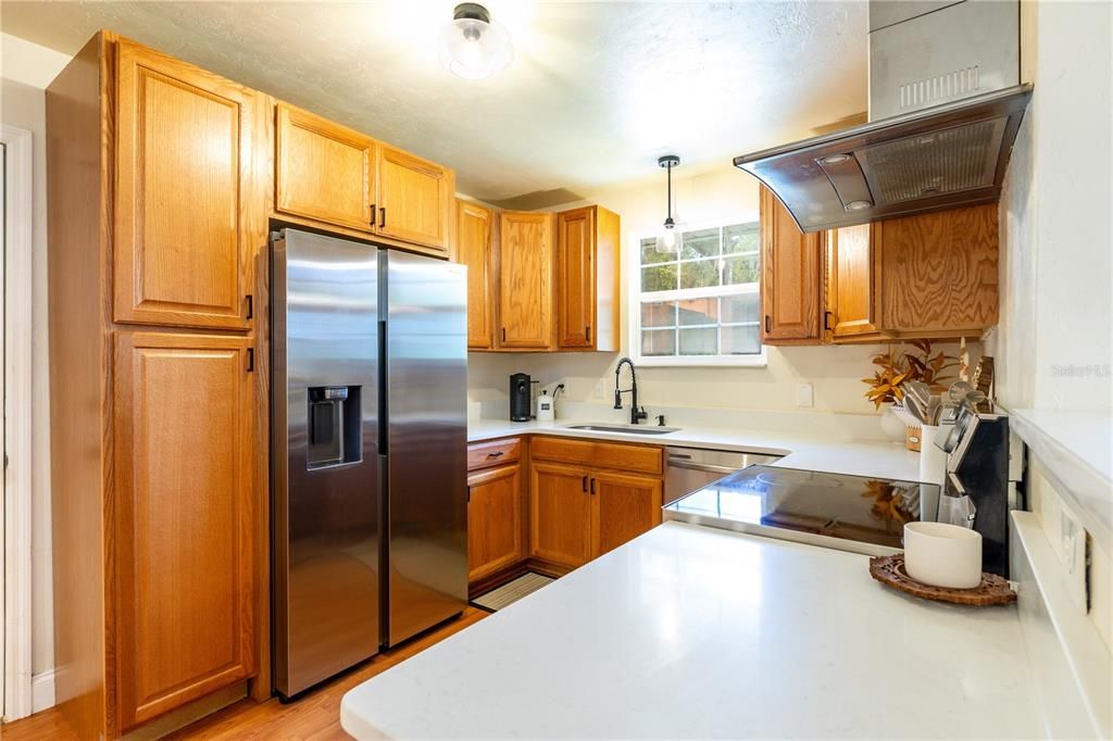 For Sale: $285,000 (2 beds, 2 baths, 1016 Square Feet)