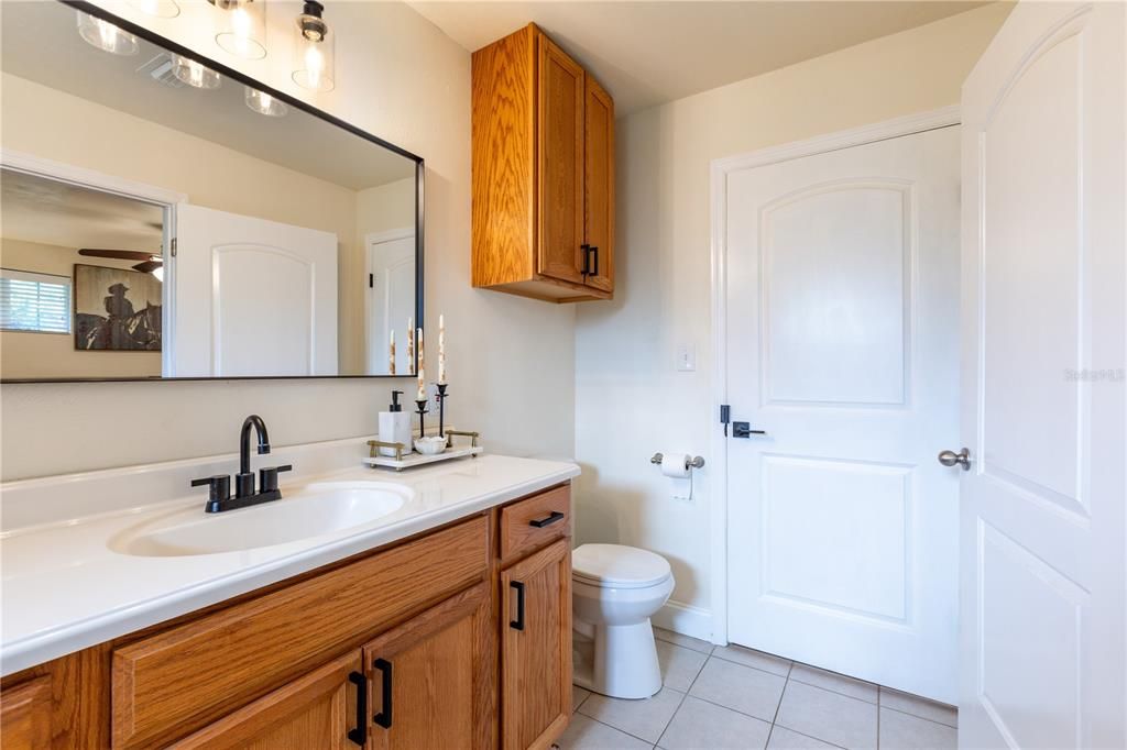 For Sale: $285,000 (2 beds, 2 baths, 1016 Square Feet)