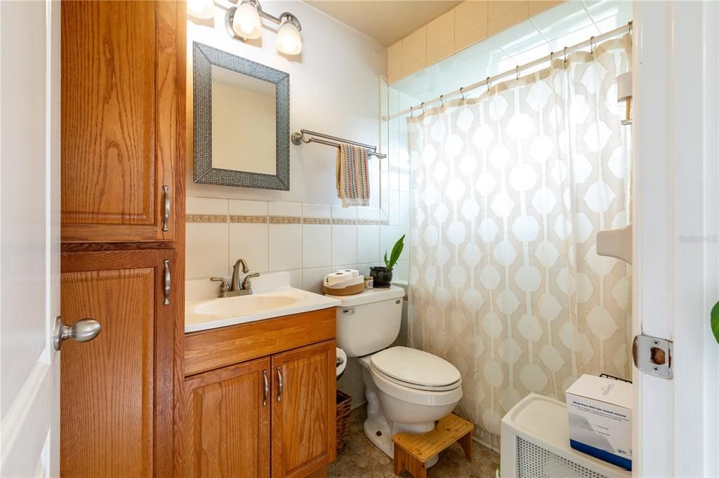 For Sale: $285,000 (2 beds, 2 baths, 1016 Square Feet)