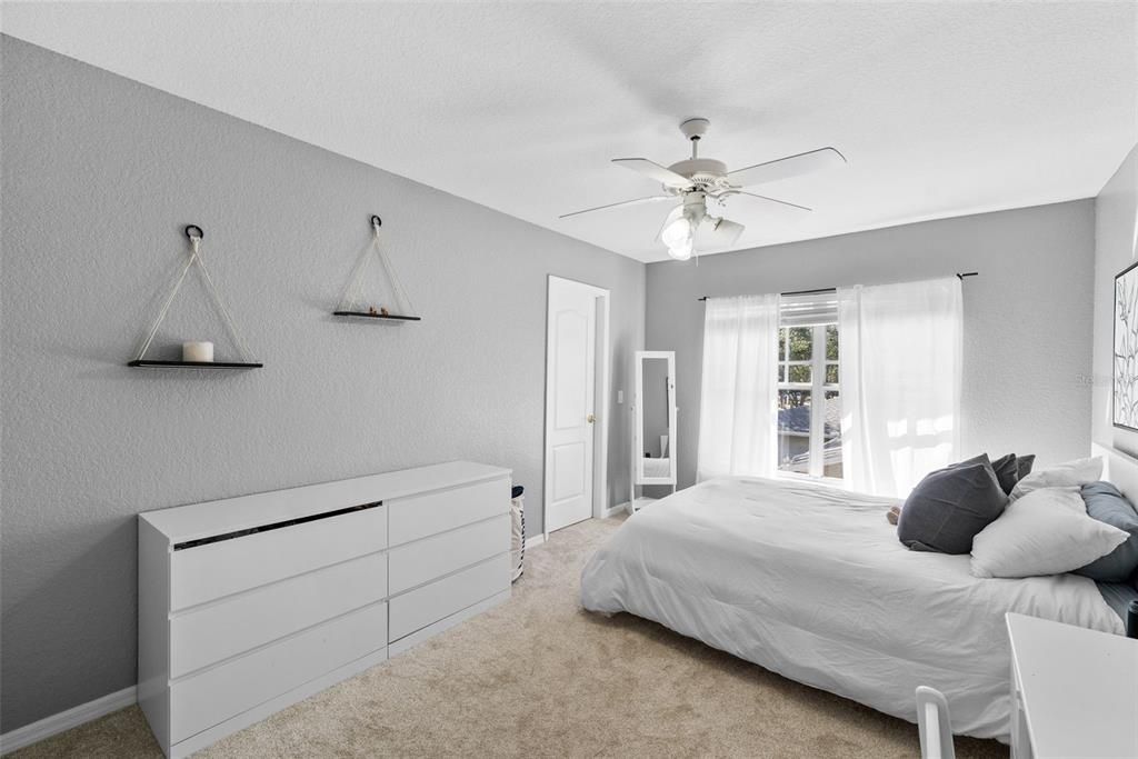 For Sale: $949,000 (4 beds, 2 baths, 2776 Square Feet)