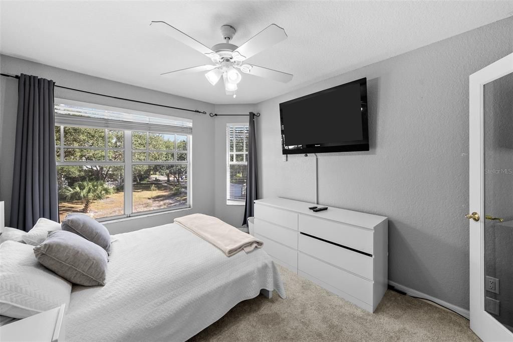 For Sale: $949,000 (4 beds, 2 baths, 2776 Square Feet)