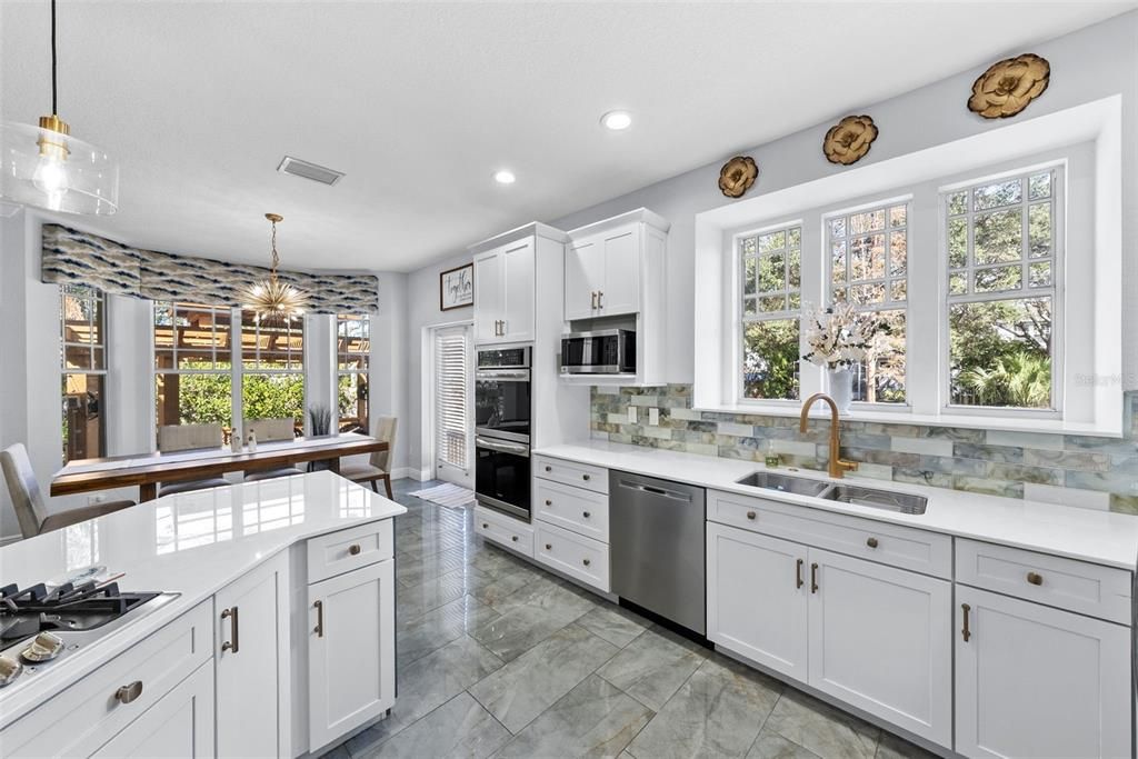 For Sale: $949,000 (4 beds, 2 baths, 2776 Square Feet)