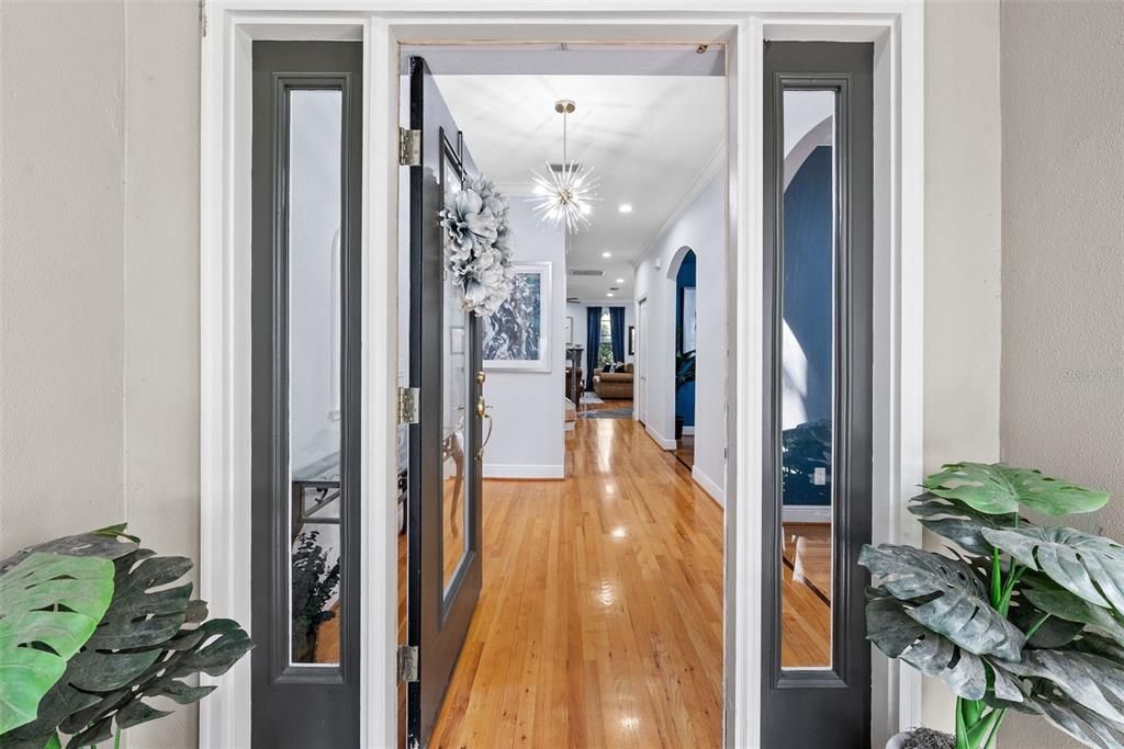 For Sale: $949,000 (4 beds, 2 baths, 2776 Square Feet)