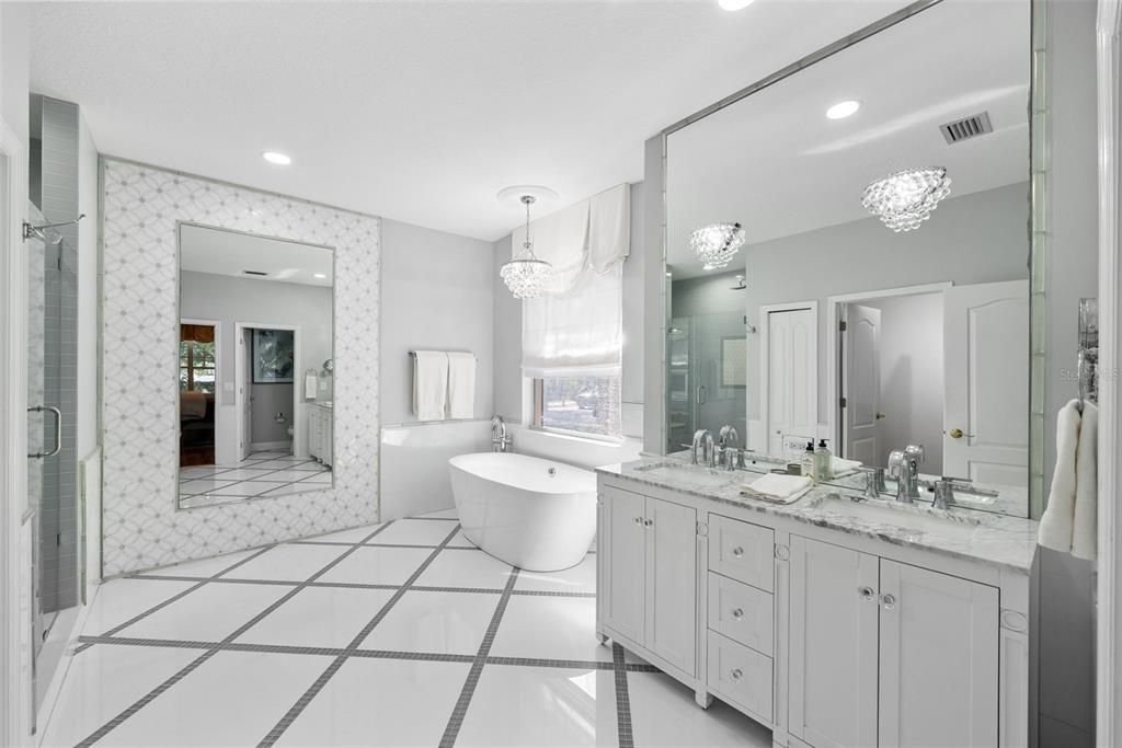 For Sale: $949,000 (4 beds, 2 baths, 2776 Square Feet)