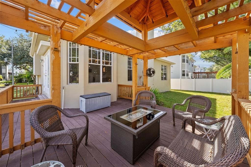 For Sale: $949,000 (4 beds, 2 baths, 2776 Square Feet)