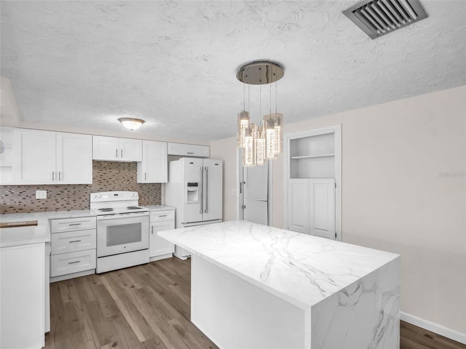 For Sale: $315,000 (3 beds, 2 baths, 1362 Square Feet)