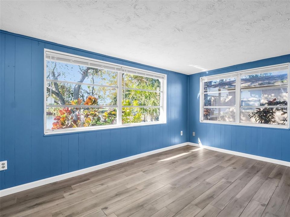 For Sale: $315,000 (3 beds, 2 baths, 1362 Square Feet)