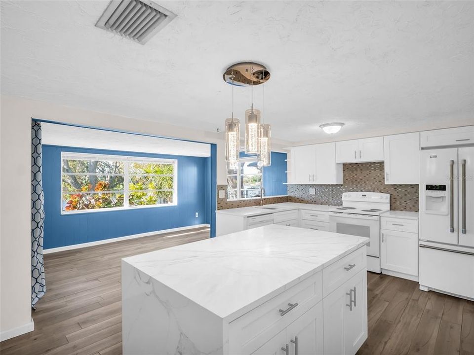 For Sale: $315,000 (3 beds, 2 baths, 1362 Square Feet)