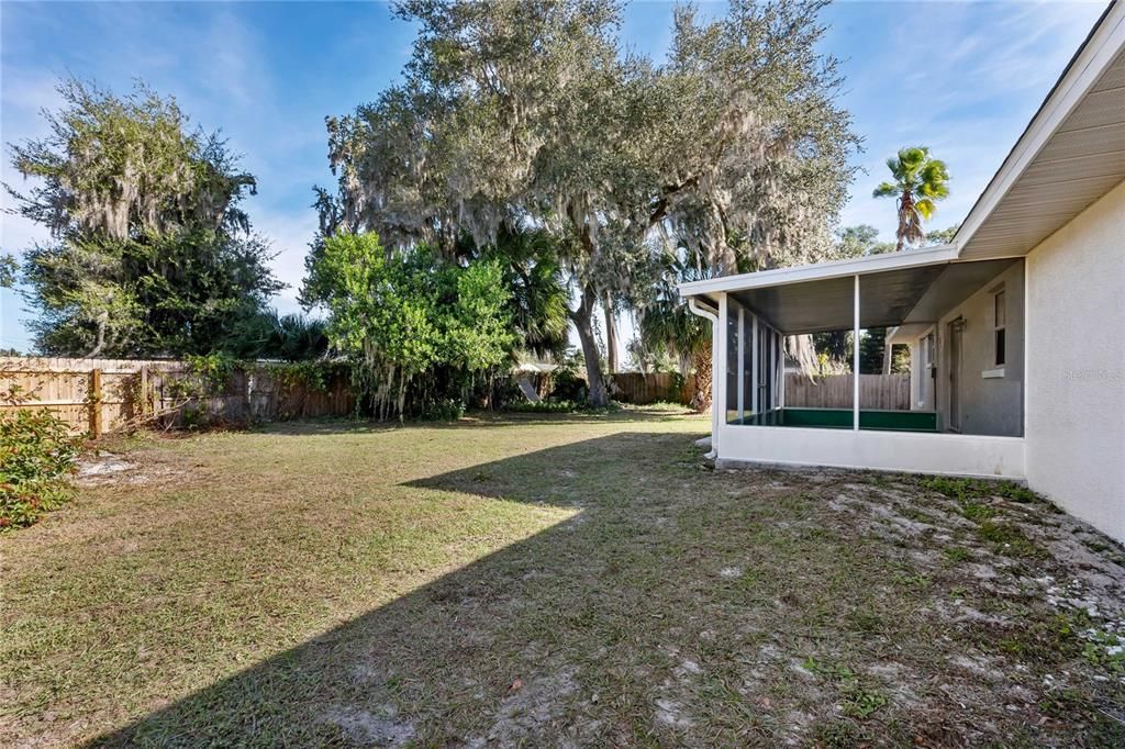 For Sale: $275,000 (3 beds, 2 baths, 1182 Square Feet)