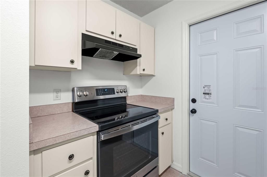 For Sale: $275,000 (3 beds, 2 baths, 1182 Square Feet)