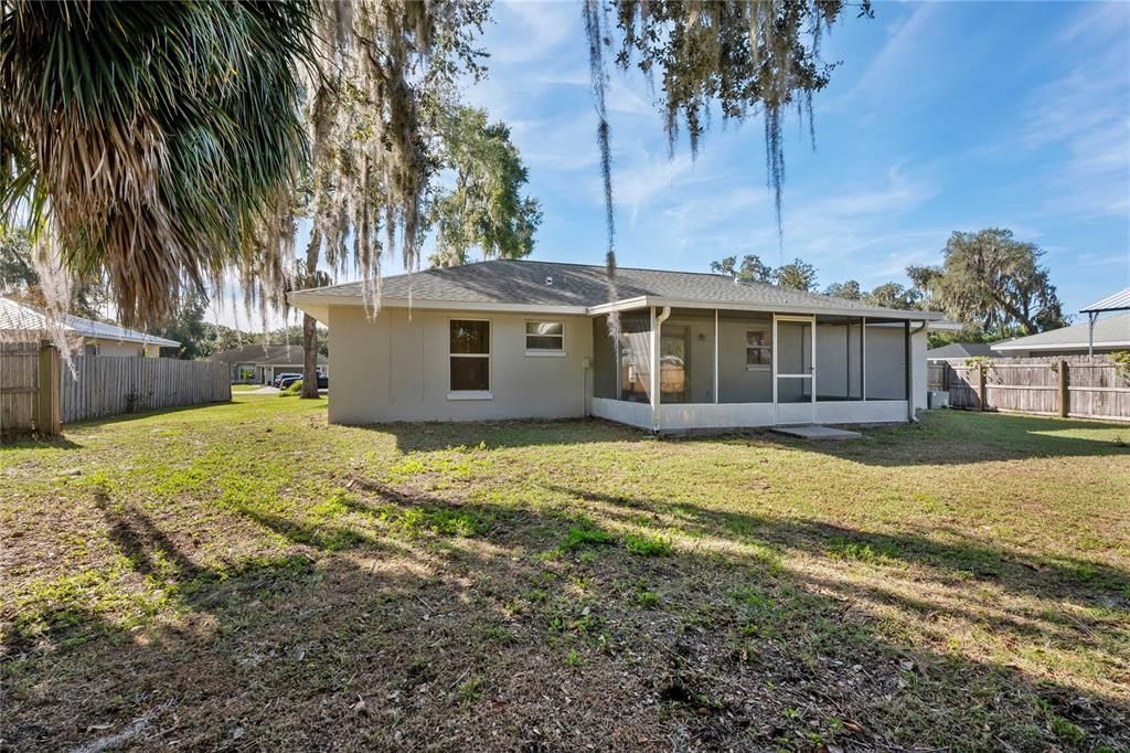 For Sale: $275,000 (3 beds, 2 baths, 1182 Square Feet)