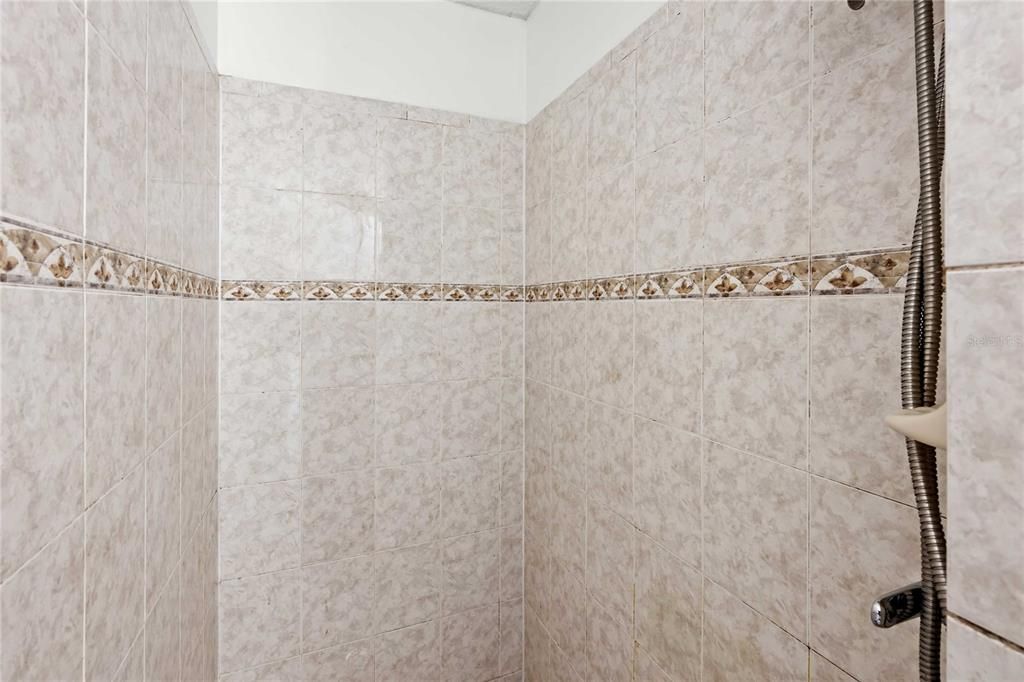 For Sale: $275,000 (3 beds, 2 baths, 1182 Square Feet)