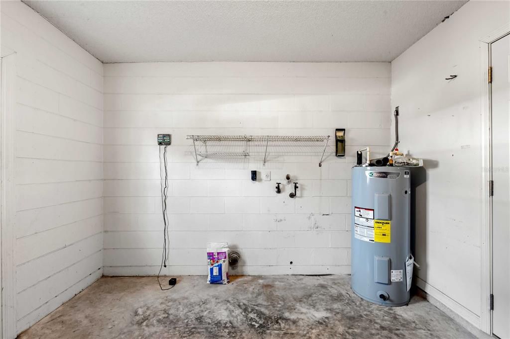 For Sale: $275,000 (3 beds, 2 baths, 1182 Square Feet)