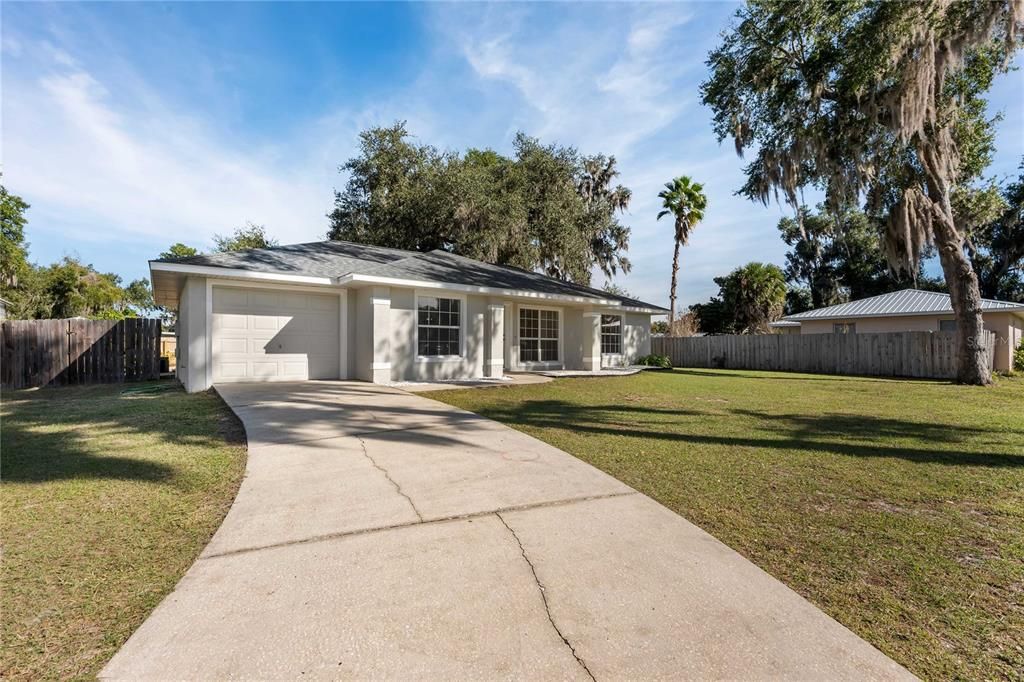 For Sale: $275,000 (3 beds, 2 baths, 1182 Square Feet)