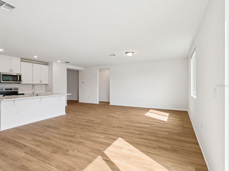 For Sale: $359,250 (4 beds, 2 baths, 1840 Square Feet)