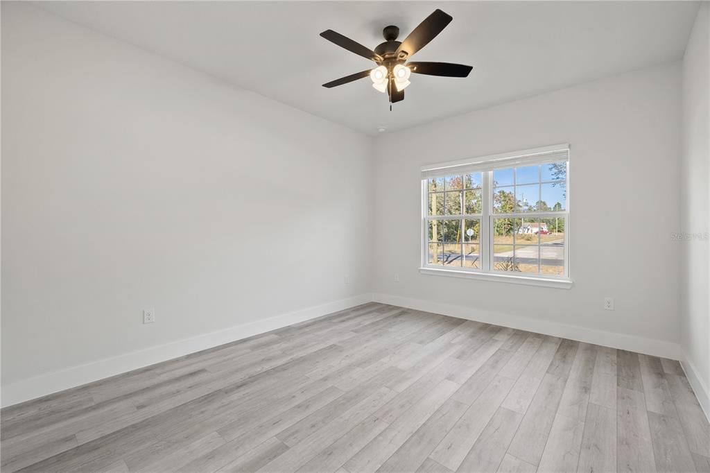 En Venta: $284,900 (3 camas, 2 baños, 1562 Pies cuadrados)