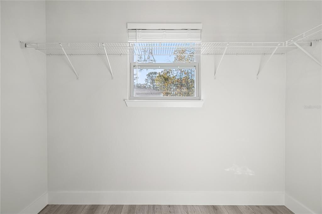 En Venta: $284,900 (3 camas, 2 baños, 1562 Pies cuadrados)