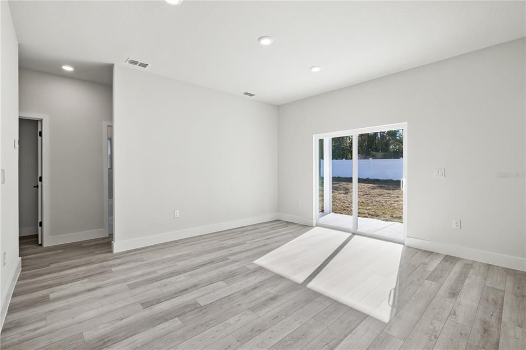 En Venta: $284,900 (3 camas, 2 baños, 1562 Pies cuadrados)