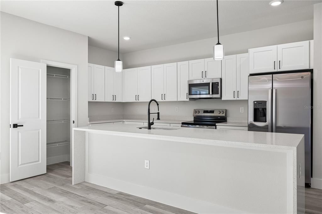 En Venta: $284,900 (3 camas, 2 baños, 1562 Pies cuadrados)