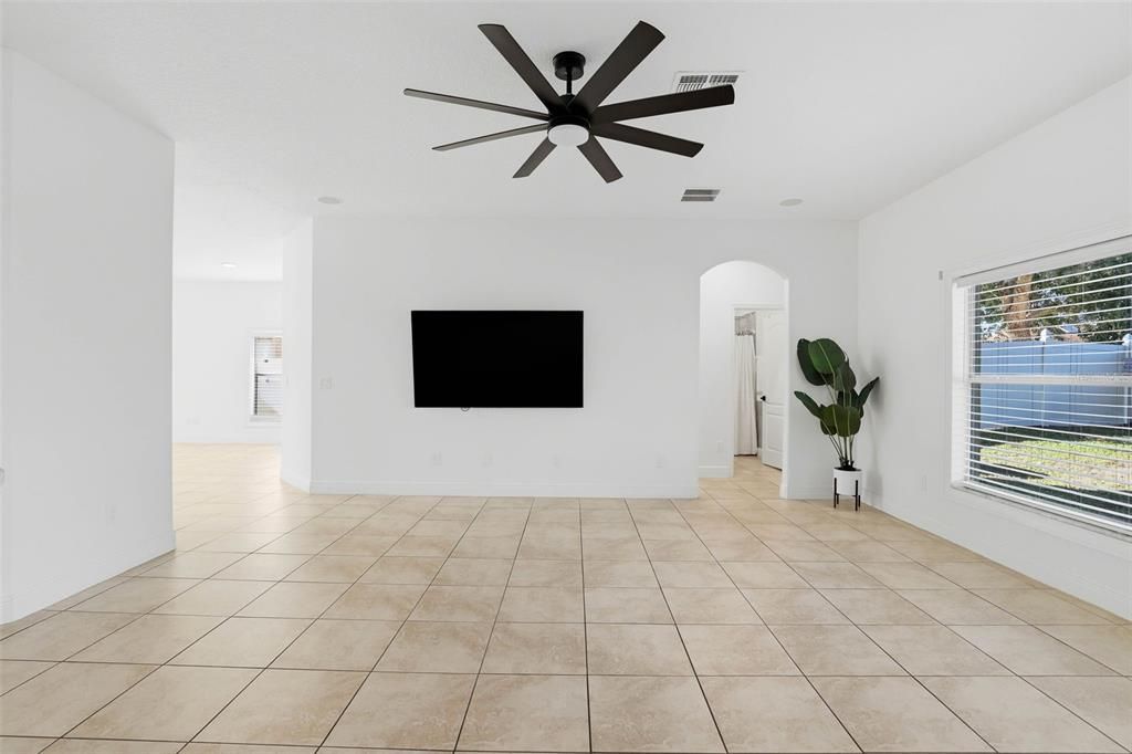 For Sale: $515,000 (5 beds, 3 baths, 2705 Square Feet)