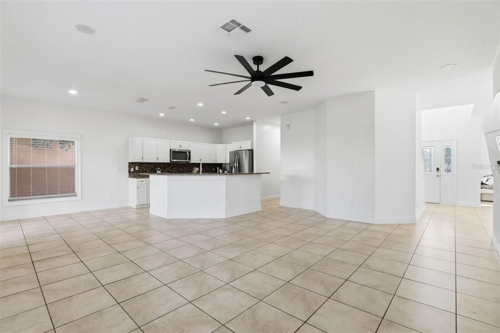 For Sale: $515,000 (5 beds, 3 baths, 2705 Square Feet)