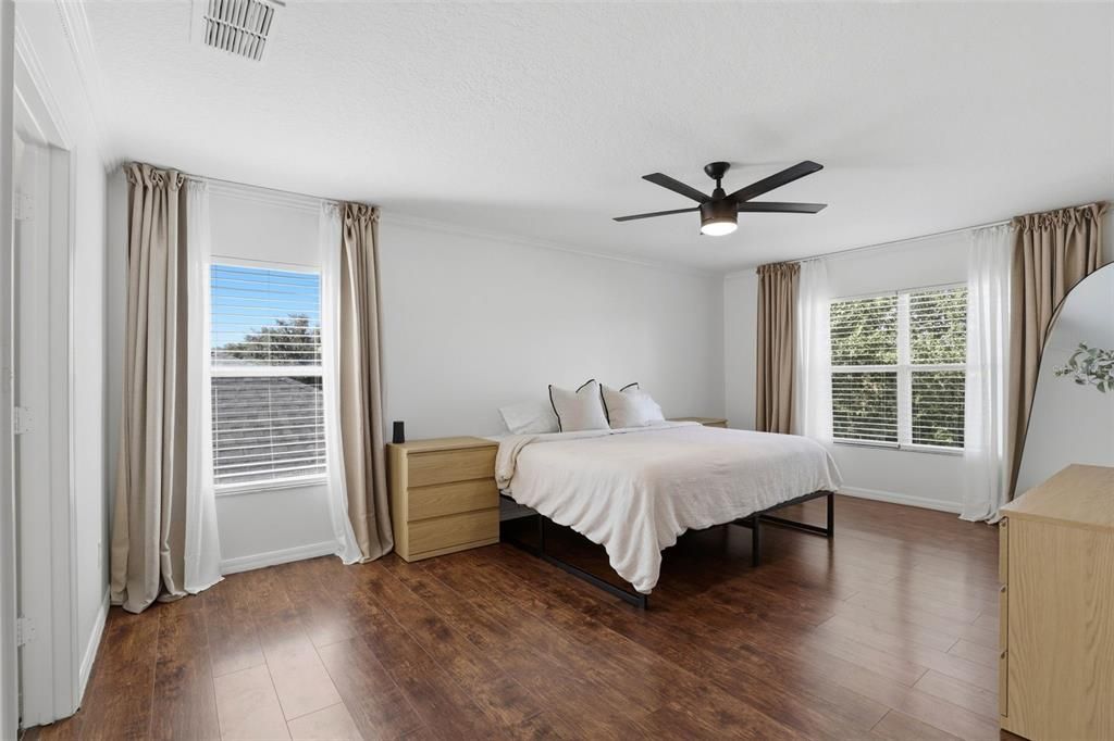 For Sale: $515,000 (5 beds, 3 baths, 2705 Square Feet)