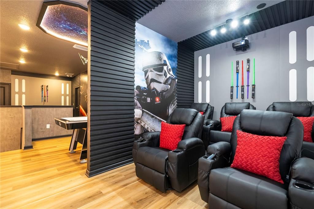 Под контрактом: $1,850,000 (9 спален, 9 ванн, 3967 Квадратных фут)