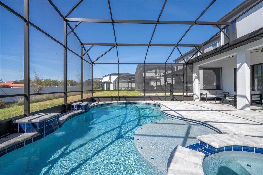 Под контрактом: $1,850,000 (9 спален, 9 ванн, 3967 Квадратных фут)