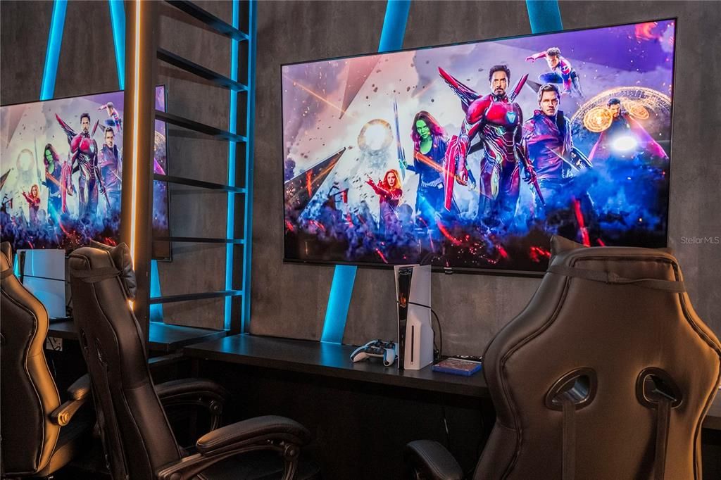 Под контрактом: $1,850,000 (9 спален, 9 ванн, 3967 Квадратных фут)