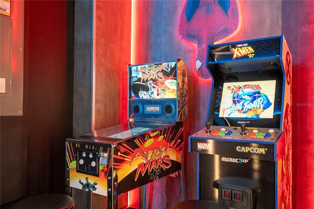 Под контрактом: $1,850,000 (9 спален, 9 ванн, 3967 Квадратных фут)