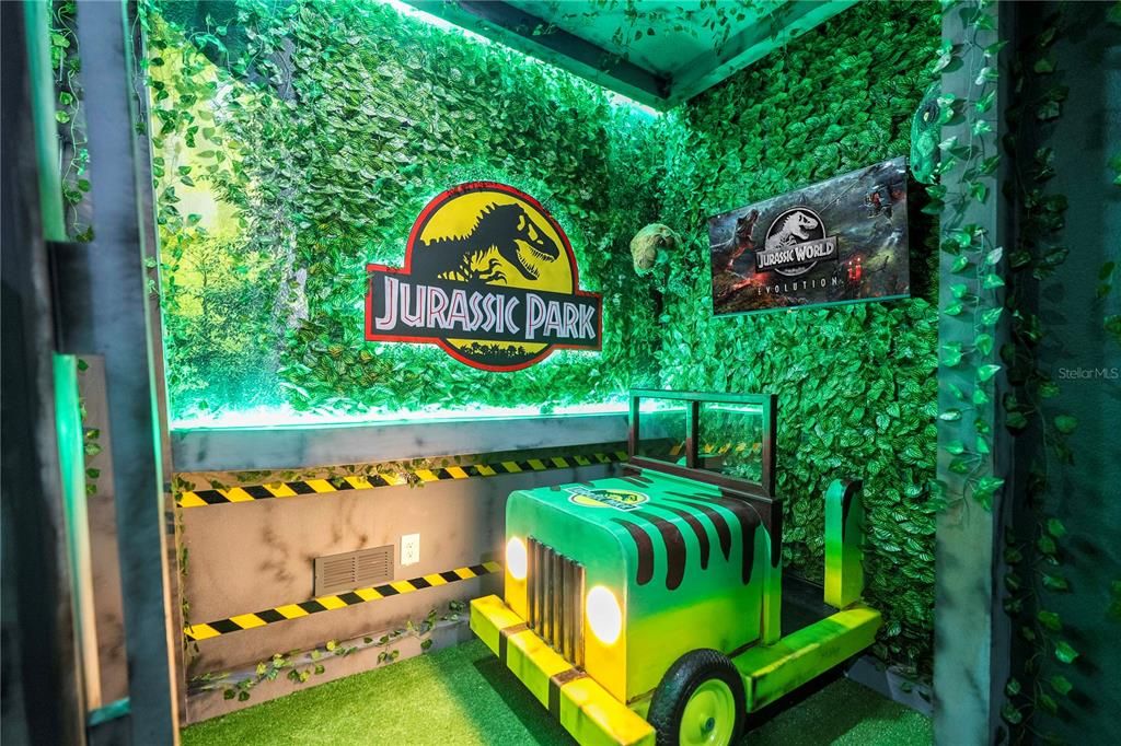 Под контрактом: $1,850,000 (9 спален, 9 ванн, 3967 Квадратных фут)