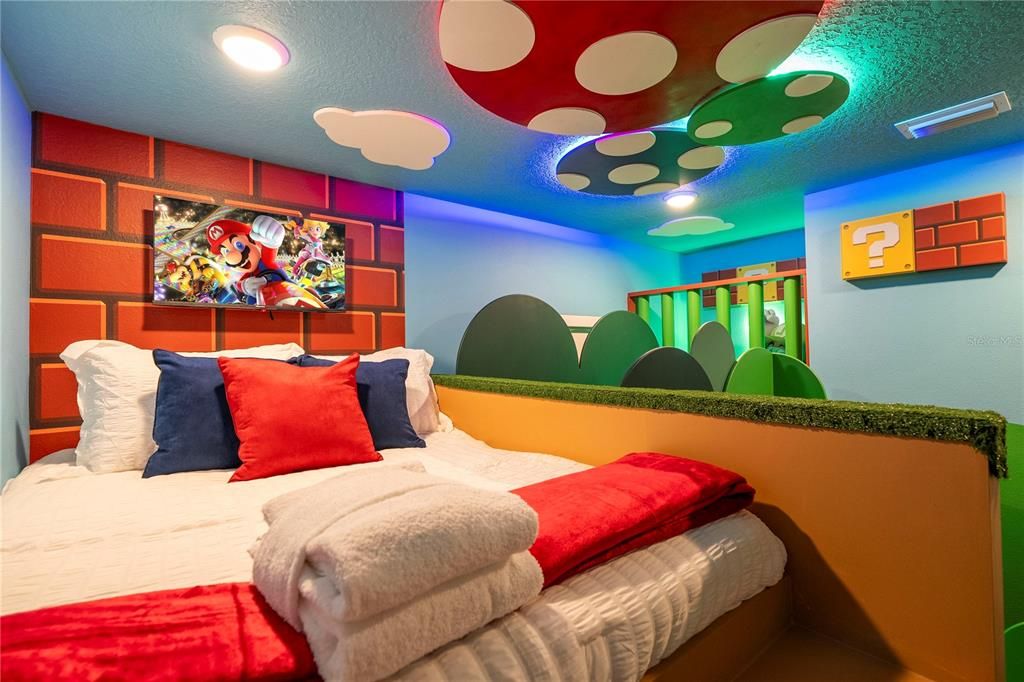 Под контрактом: $1,850,000 (9 спален, 9 ванн, 3967 Квадратных фут)