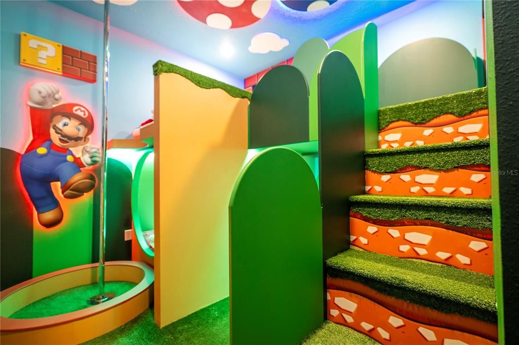 Под контрактом: $1,850,000 (9 спален, 9 ванн, 3967 Квадратных фут)