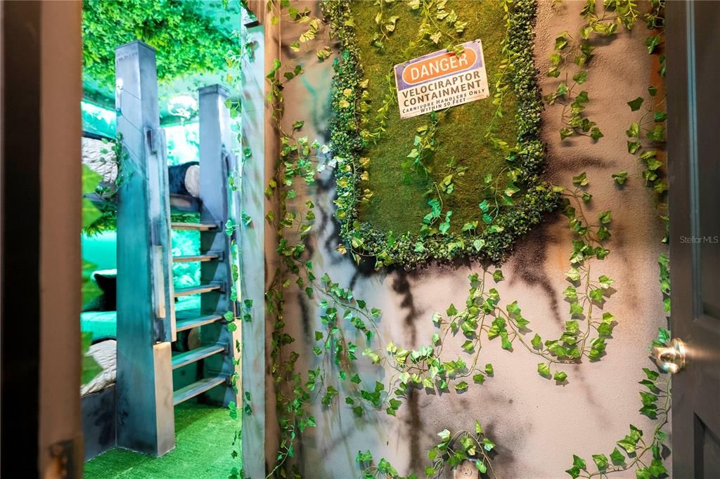 Под контрактом: $1,850,000 (9 спален, 9 ванн, 3967 Квадратных фут)