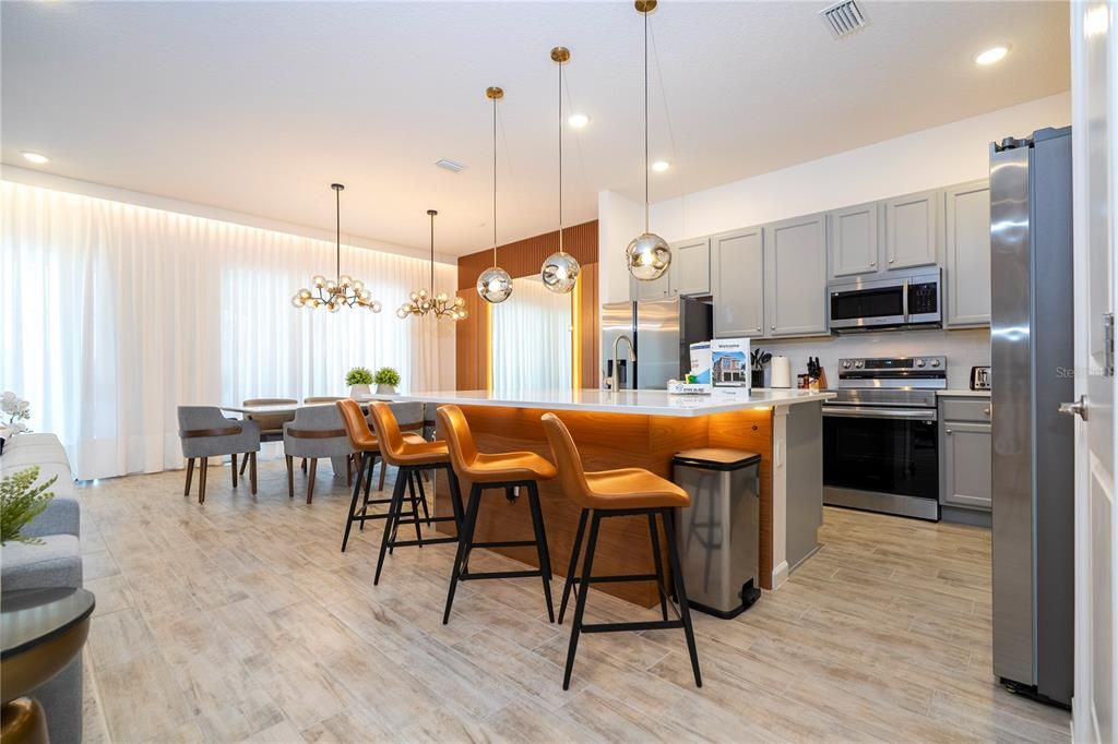 Под контрактом: $1,850,000 (9 спален, 9 ванн, 3967 Квадратных фут)