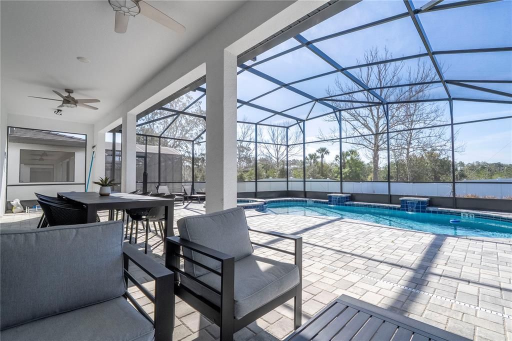 Под контрактом: $1,850,000 (9 спален, 9 ванн, 3967 Квадратных фут)