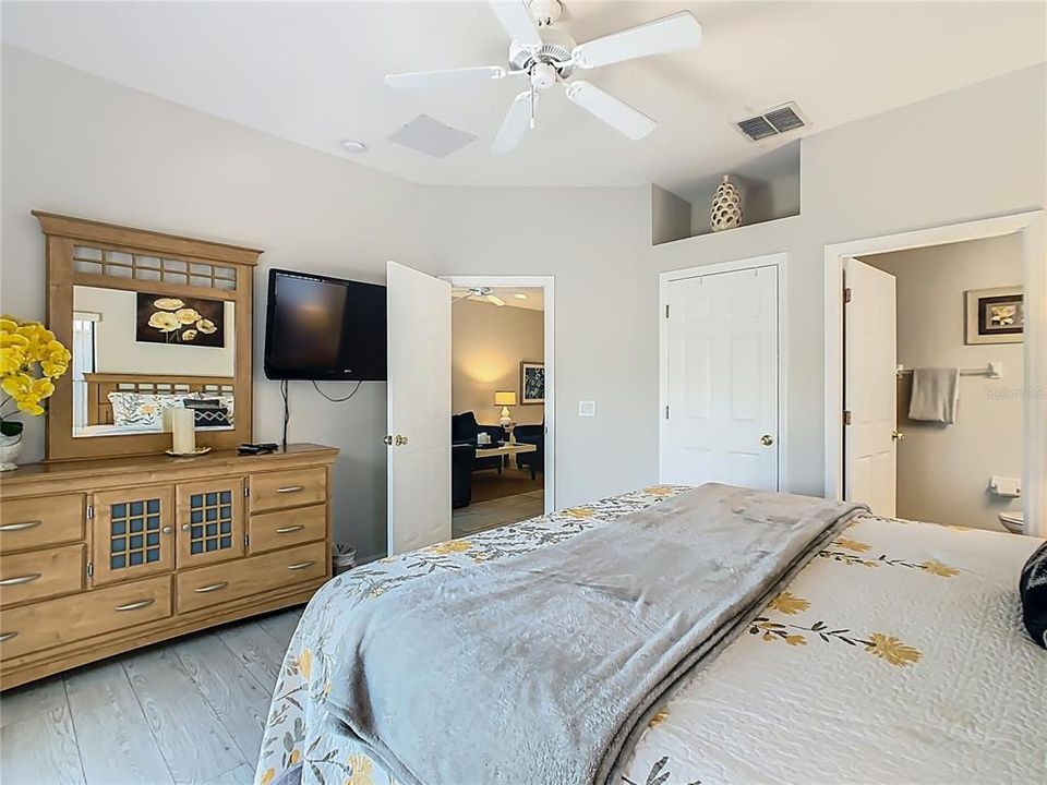 For Sale: $434,900 (4 beds, 3 baths, 1658 Square Feet)